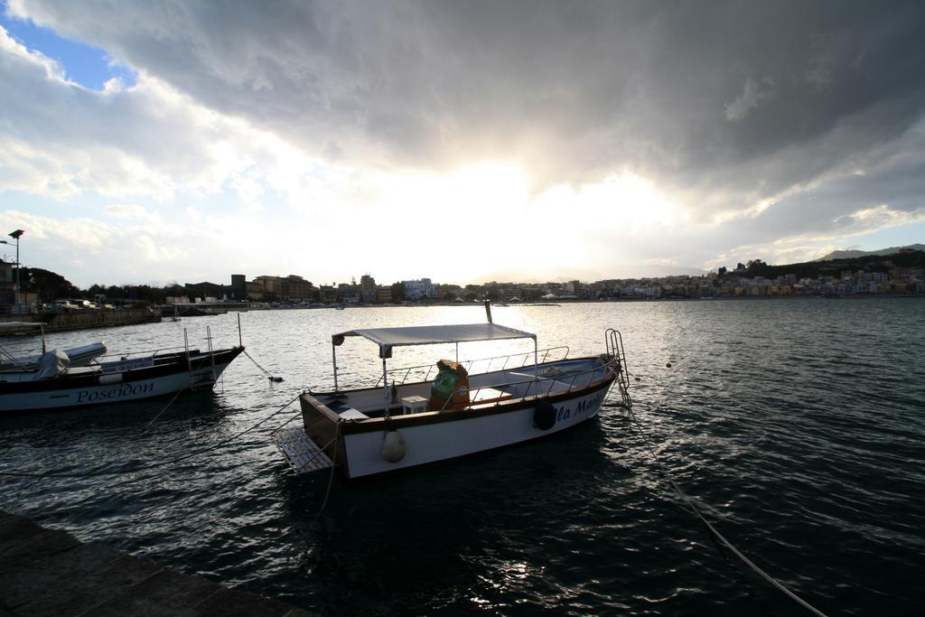 Ines Bed And Breakfast & Apartments Giardini Naxos Eksteriør bilde